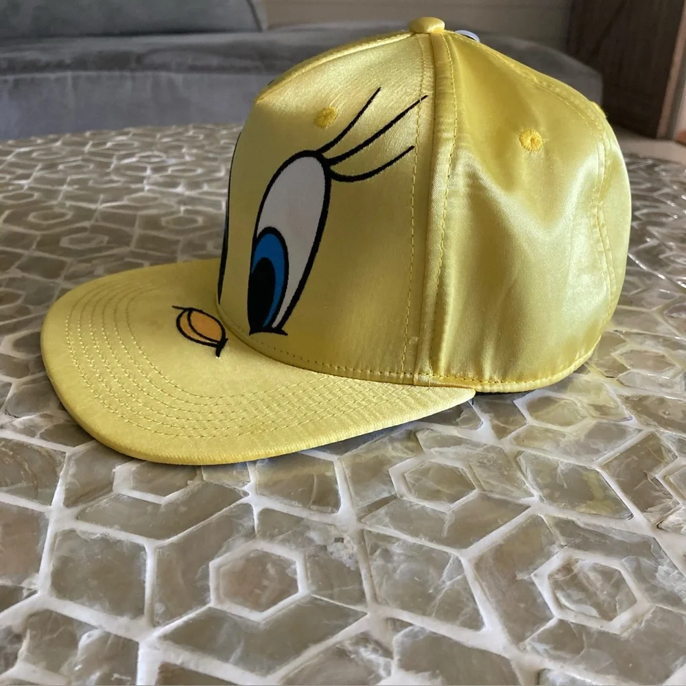 NEW!  Looney Tunes Tweety Bird Yellow SnapBack Unisex Vintage Hat
